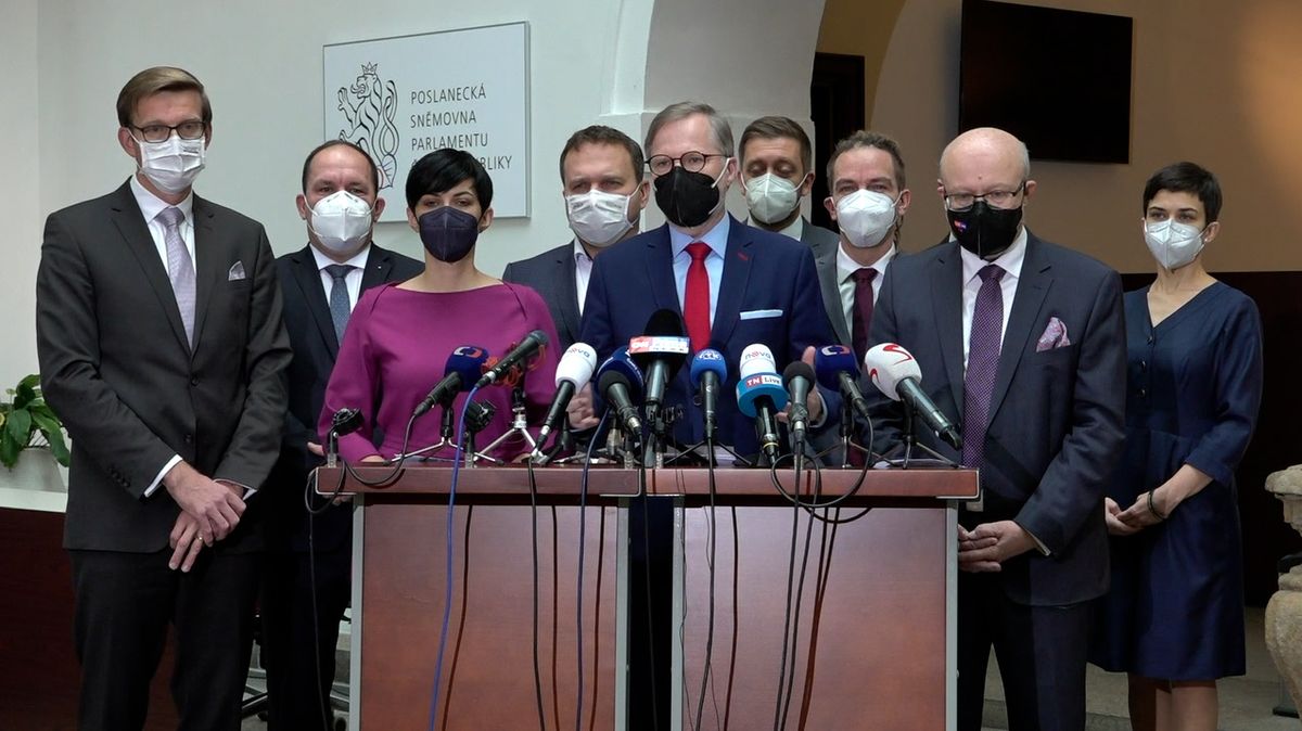 Tisková konference: Budoucí vláda představila své návrhy opatření proti koronaviru