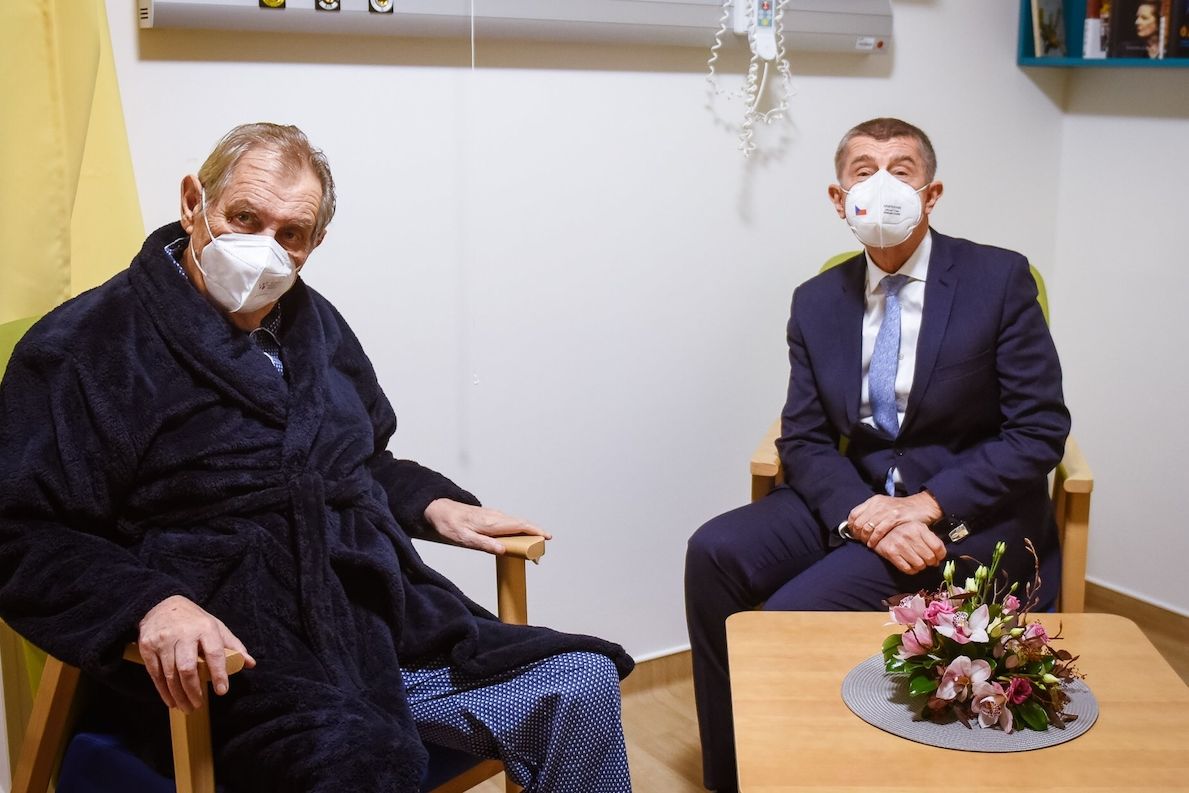 Miloš Zeman a Andrej Babiš při schůzce v nemocnici
