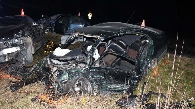 Nedělní nehoda čtyř aut u Olomouce má tři oběti