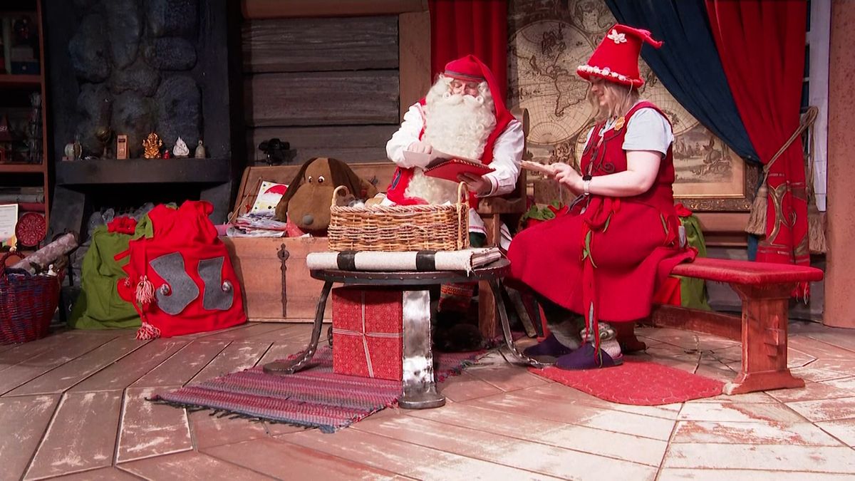 Sváteční duch není jen o penězích, vzkazuje Santa ze své kanceláře v Laponsku