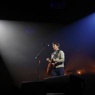Britský zpěvák a kytarista James Blunt vystoupil ve Forum Karlín