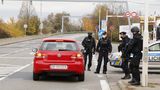 Policie ukončila zvýšenou ostrahu hranic a synagog kvůli teroru ve Vídni