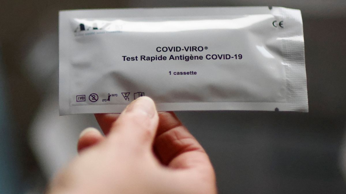 Nová nakažlivější mutace koronaviru nezpůsobuje vážnější průběh covidu-19