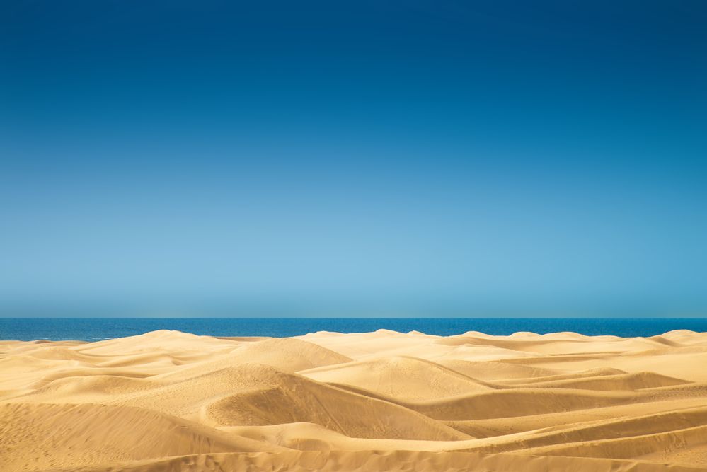 Duny Maspalomas vypadají jako malá poušť. Fakticky vzato však o poušť nejde.