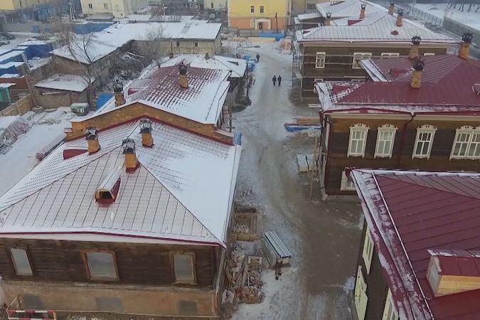 BEZ KOMENTÁŘE: V Krasnojarsku restauruují historické budovy z 19. století