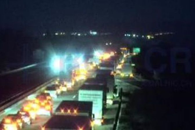 Kolona na dálnici D1 po nehodě na Vyškovsku (17. prosince 2020)