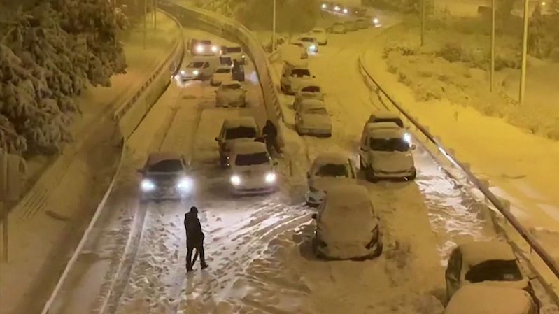Sněhová nálož paralyzovala Španělsko, nejhorší teprve přijde