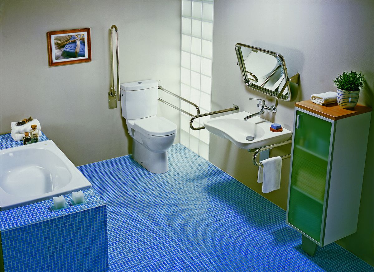 Kolekce Koupelna bez bariér zahrnuje speciální sanitární keramiku – tvarovaná umyvadla, zvýšené klozety, moduly pro zvýšené klozety, madla, sklopná zrcadla, sedačky do sprchy aj.