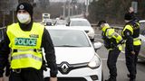 Připravení řidiči a hladký průběh, pochvalují si policisté první dny kontrol 