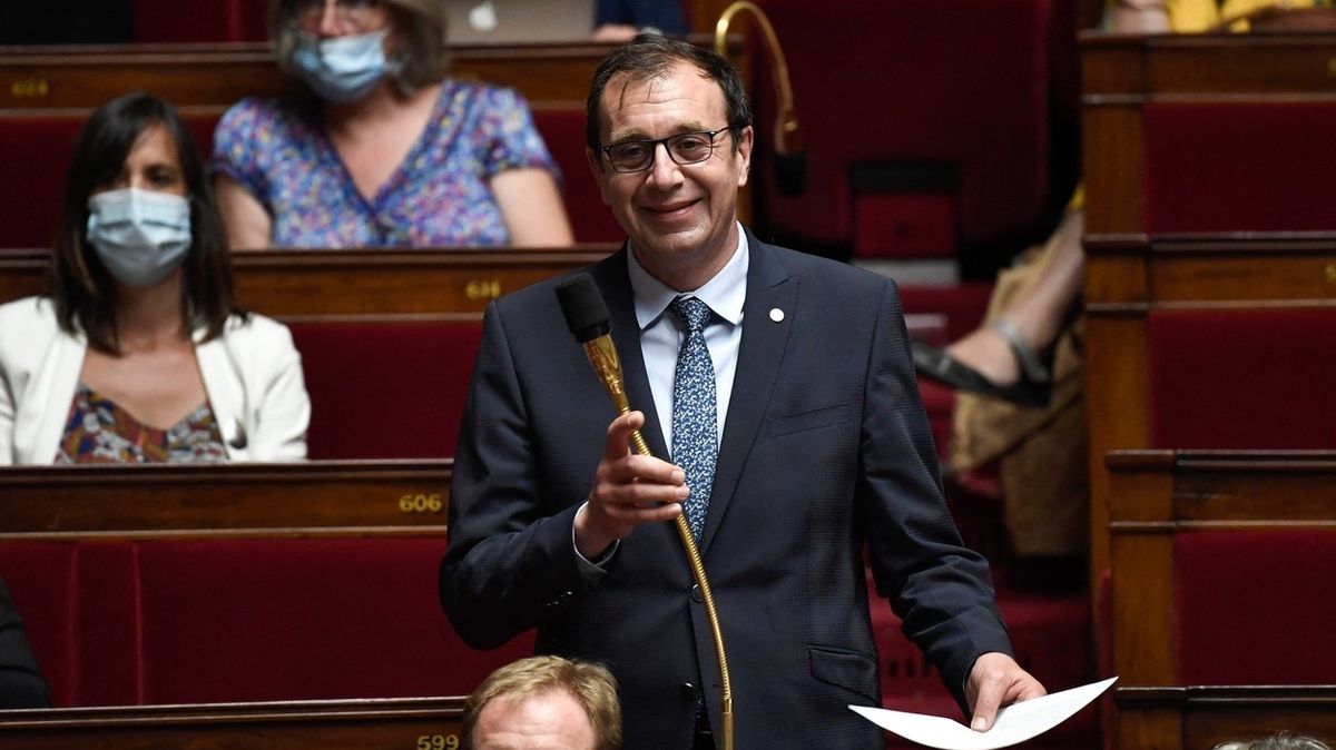 Francouzští poslanci chtějí zakázat genderově neutrální slova, poškozují prý jazyk