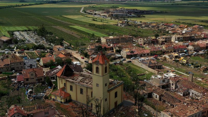 Letecké záběry: Tornádo zpustošilo moravské obce