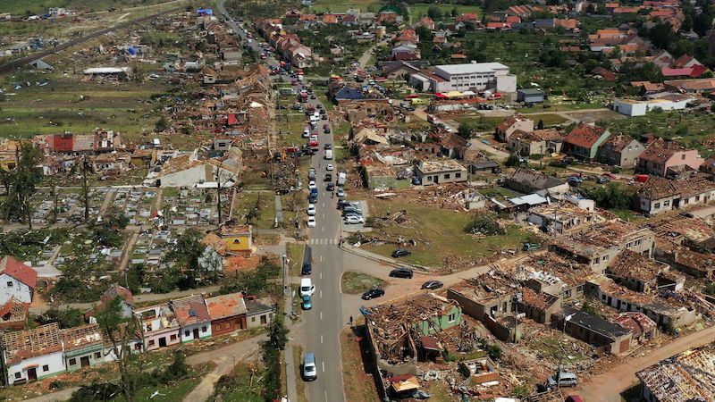 V Mikulčicích je po tornádu poškozeno 300 domů