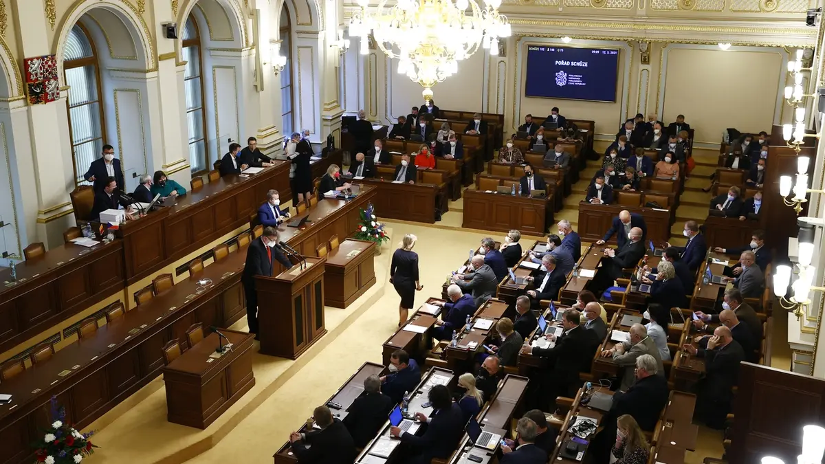Otcovska Dovolena Se Prodlouzi Na Dva Tydny Schvalili Poslanci Novinky Cz