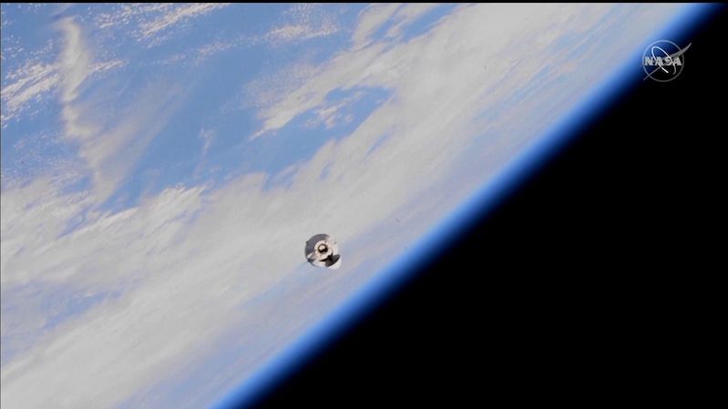 Dragon přivezl na ISS robotickou paži, beton, zmrzlinu a mravence