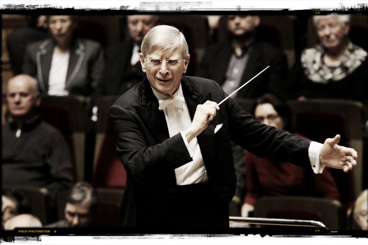 Poprvé v historii festivalu přijedou Vídeňští filharmonikové s dirigentem Herbertem Blomstedtem.