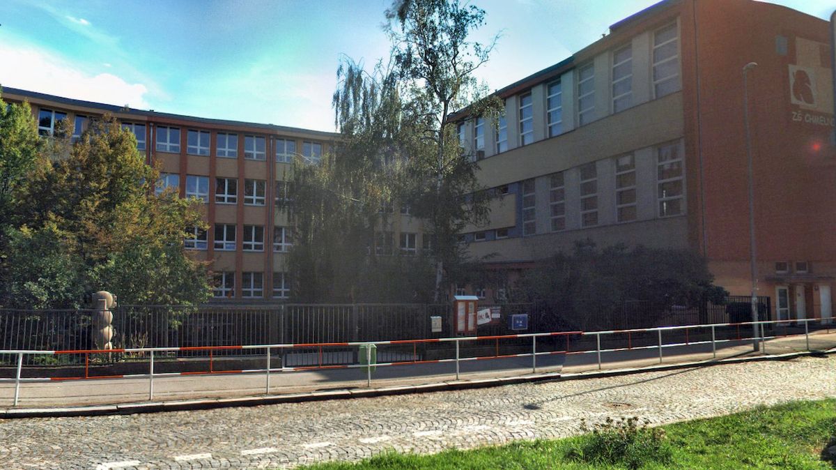 Kvůli covidu zavřeli hygienici základní školu v Praze