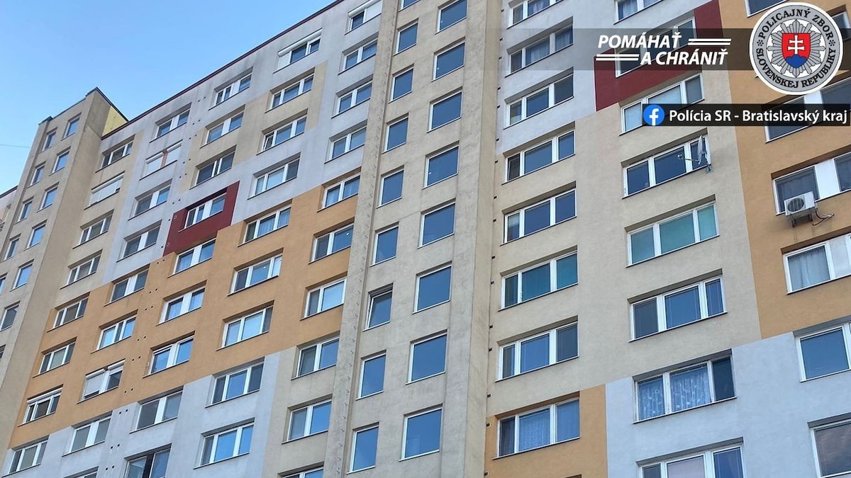Muž v Bratislavě přežil pád z osmého podlaží