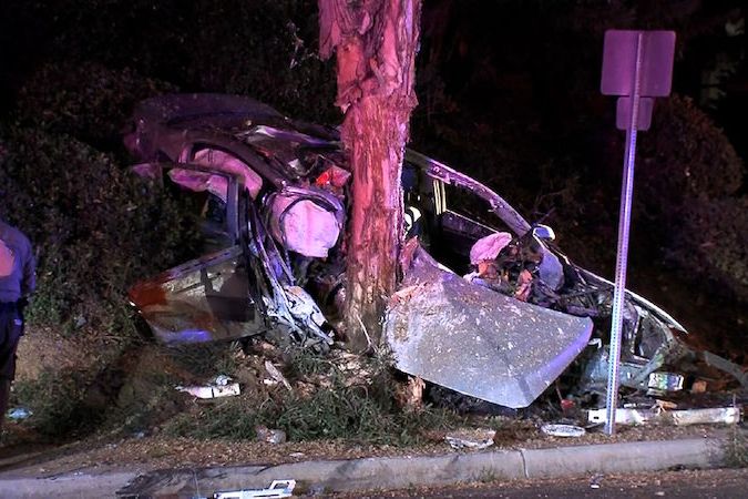 BEZ KOMENTÁŘE: Řidič jako zázrakem přežil dopravní nehodu v Los Angeles
