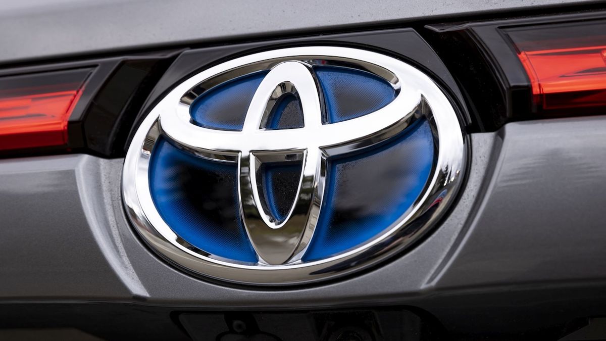 Toyota si patentuje falešnou manuální převodovku pro elektromobily