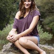 Herečka je v přírodě více než spokojená.