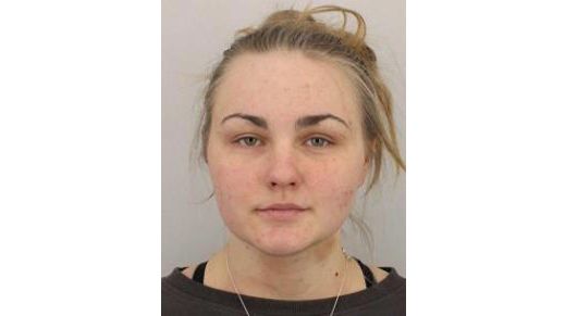 Policie pátrá po 16leté dívce v ohrožení života