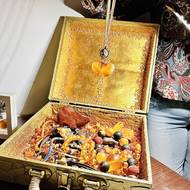 Naučí vás, jak se jantar chová pod UV světlem a jak jej částečně rozeznat podle vůně. 