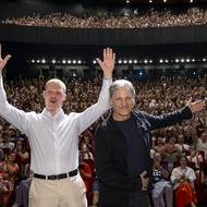 Uvedení nového filmu Až na konec světa ve Velkém sále hotelu Thermal. Na snímku vlevo Solly McLeod