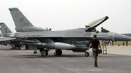 F-16 už jsou na Ukrajině, píše Bloomberg