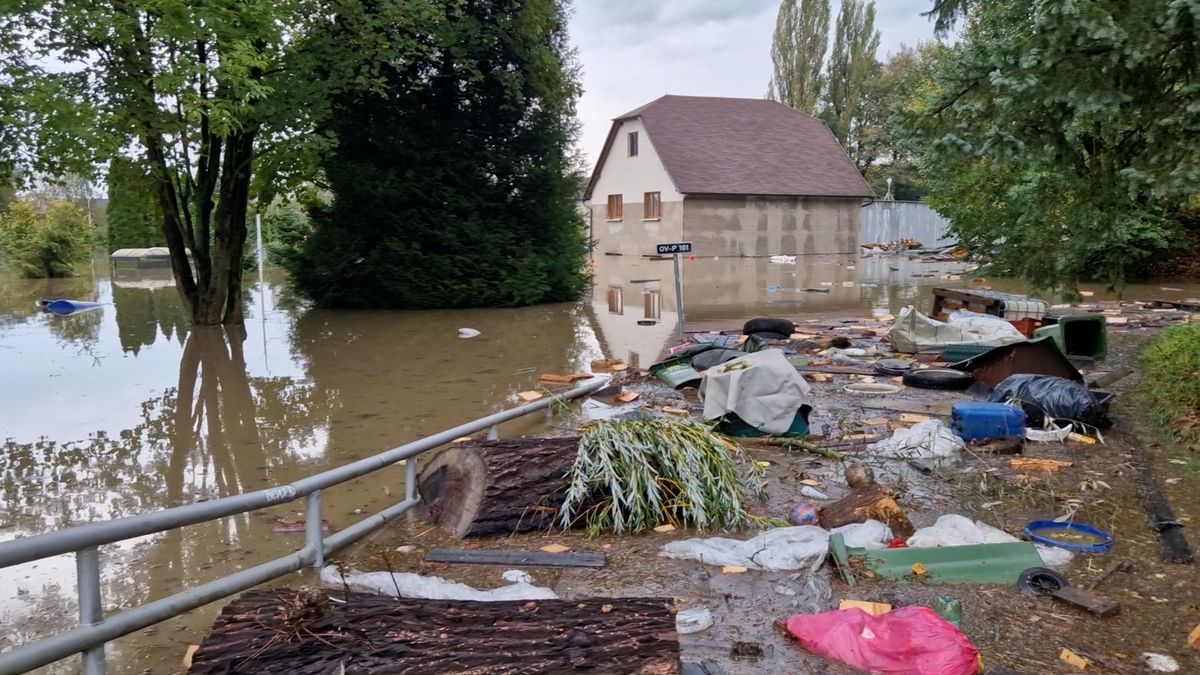 Oni nás obětovali, nechali nás pod vodou, zlobí se lidé z ostravské Nové Vsi