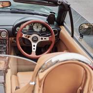 Pohled do kabiny Mazda MX-5 první generace