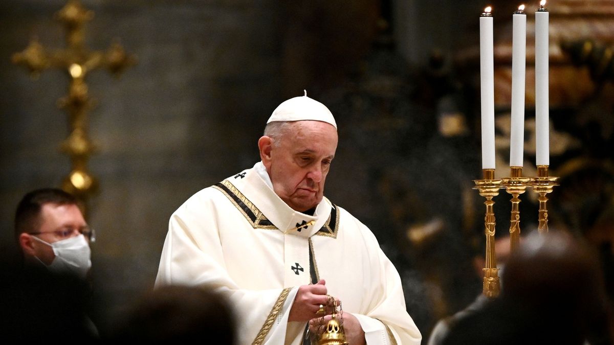 Morální dno, kritizují kněží podmínky Slovenska při návštěvě papeže