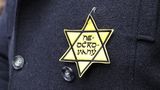 Zneužití utrpení milionů obětí holocaustu. Židovská obec se ohradila proti žlutým hvězdám odpůrců očkování