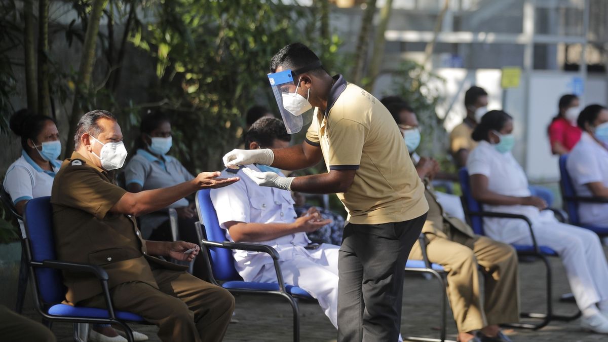 Kouzelný lektvar ministryni zdravotnictví Srí Lanky neochránil, teď má covid