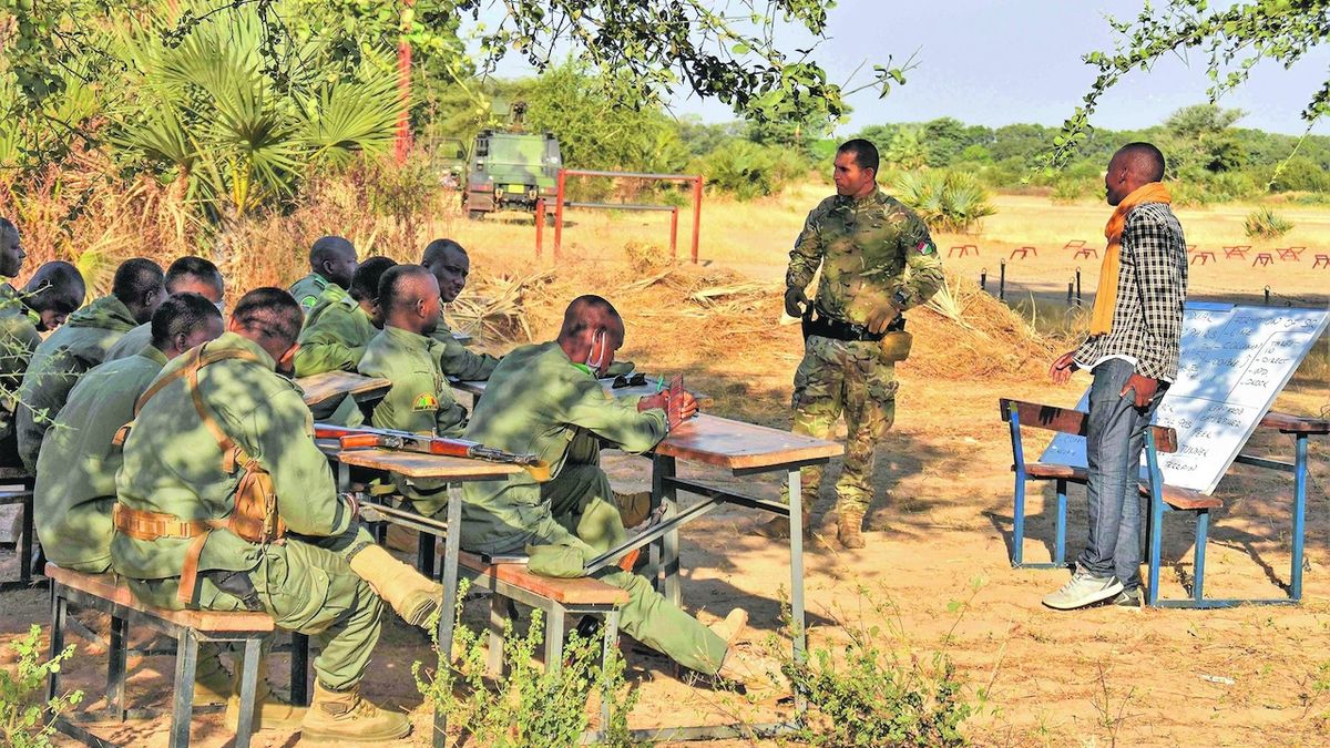 Čeští vojáci v Mali pokračují. I po převratu