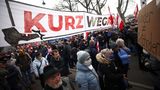 Demonstrovalo se také ve Vídni, na nepovolený protest přišlo 5000 lidí