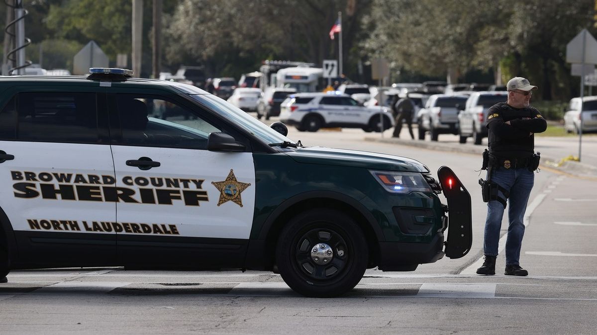 Na Floridě omylem zastřelil osmiletý chlapec roční mimino