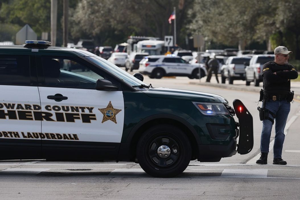 Po přestřelce na Floridě zemřeli dva agenti FBI