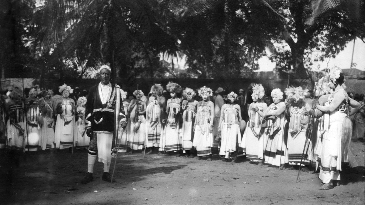 Tanečnící ngoma v keňské Mombase, 1924