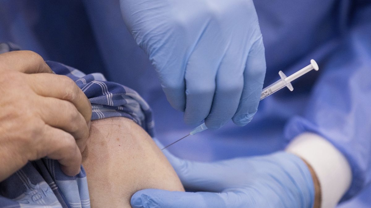 SÚKL prověřuje osm podezření na úmrtí po očkování proti covidu-19