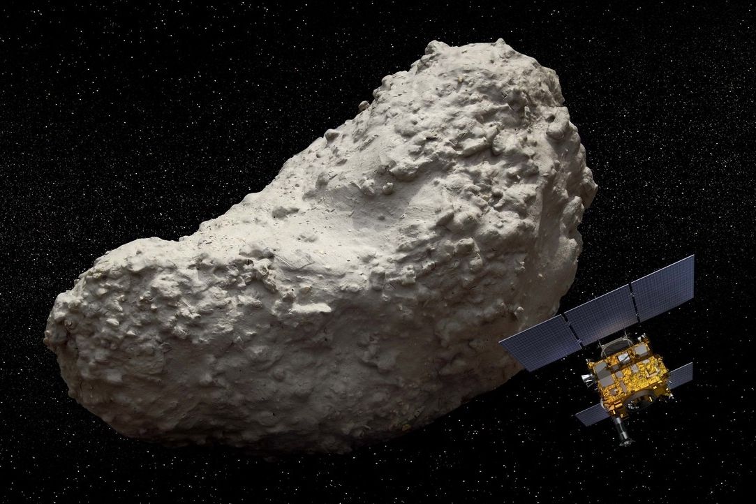 Ilustrace sondy Hajabusa 1 u asteroidu Itokawa