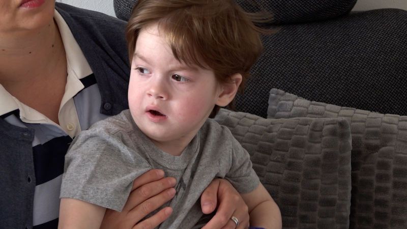 Dvouletý Artur trpí vzácnou nemocí, kterou má na světě 27 dětí. U nás je jediný