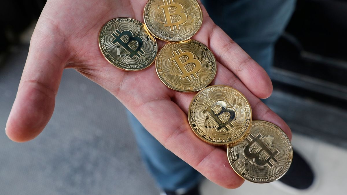Češi letos nakoupili bitcoiny za 3,3 miliardy korun. Objem obchodů ale klesá