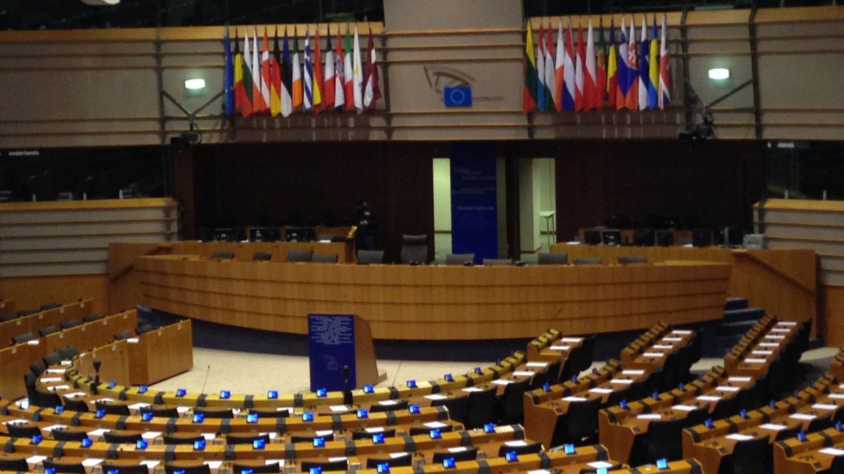 Europoslanci podporují rezoluci kritizující Babišův střet zájmů. Zaráží je lobbování Agrofertu