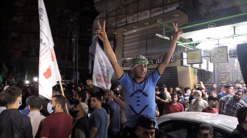 Začalo platit příměří mezi Izraelem a Hamásem. Lidé v Gaze slavili v ulicích