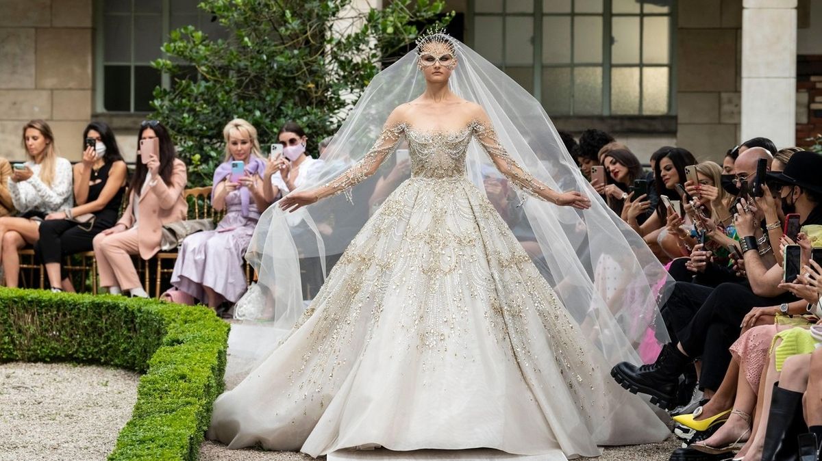 Svatební šaty z dílen světoznámých módních návrhářů