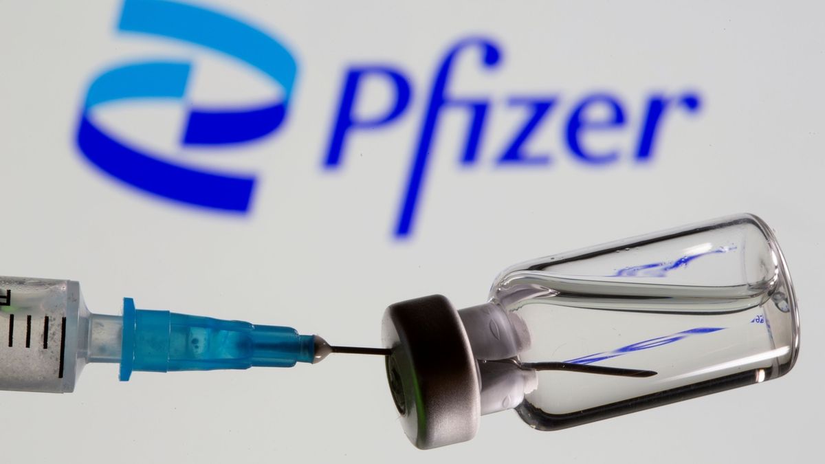 Pfizer požádá USA o schválení třetí dávky, účinnost dvou vakcín prý po půl roce vyprchává