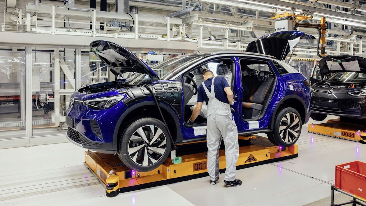 VW dodal rekordní počet elektromobilů, celkový odbyt ale klesl na desetileté minimum