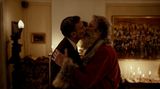 Santa se zamiloval do muže. Vánoční reklama oslavuje 50 let tolerance homosexuality 