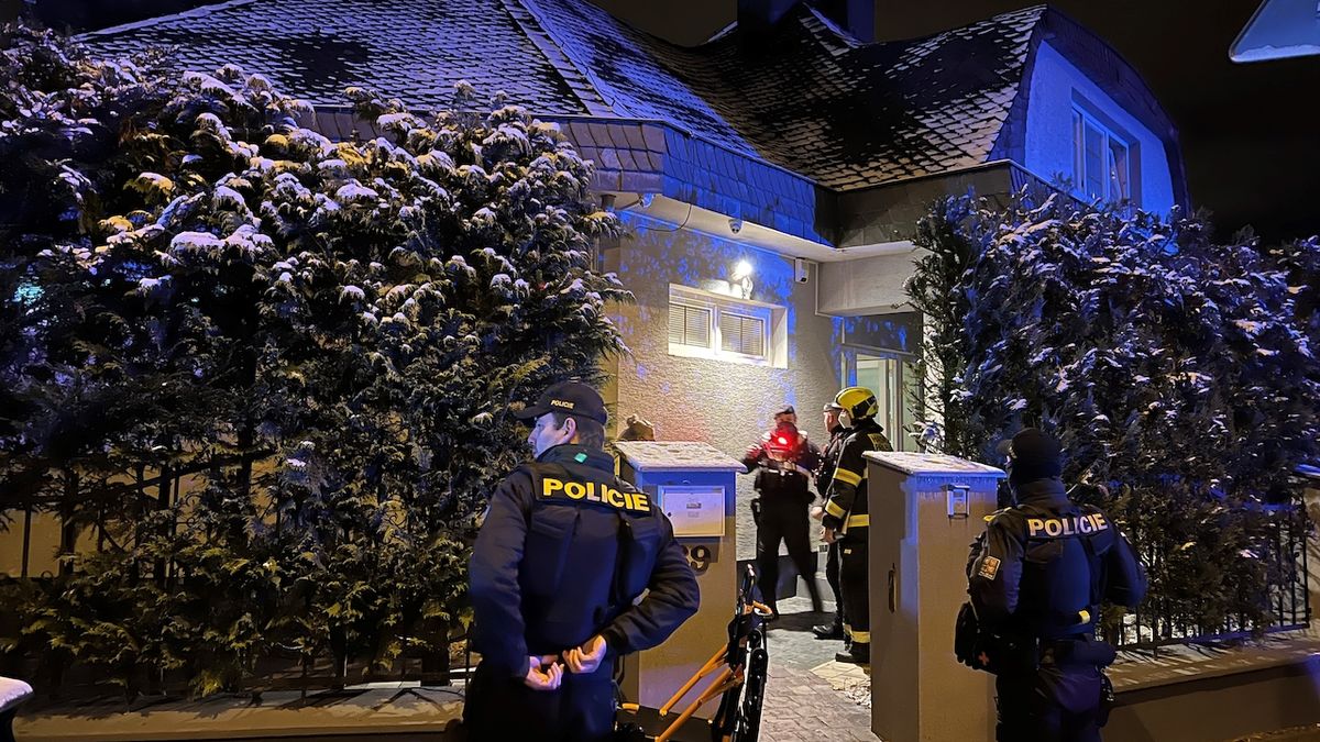 Hromadná otrava plynem v Praze, přes dvacet lidí rozvezli do nemocnic