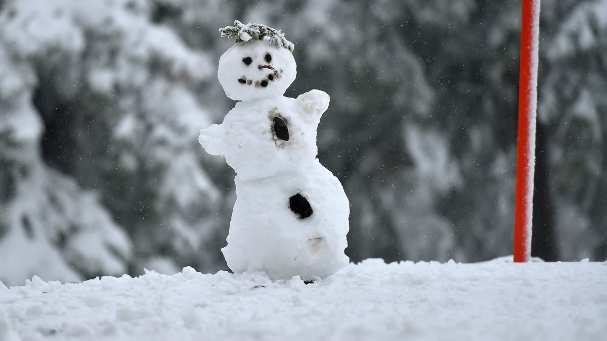Česko potrápí sníh a náledí, varují meteorologové